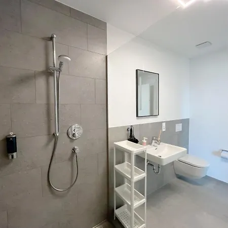 Moderne Im Herzen Der Stadt I Private Tiefgarage Mit Ladesaeulen I Home2share Apartment *